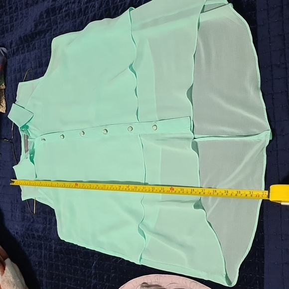 🟡Smartset  Sleeveless Blouse - Picture 8 of 8